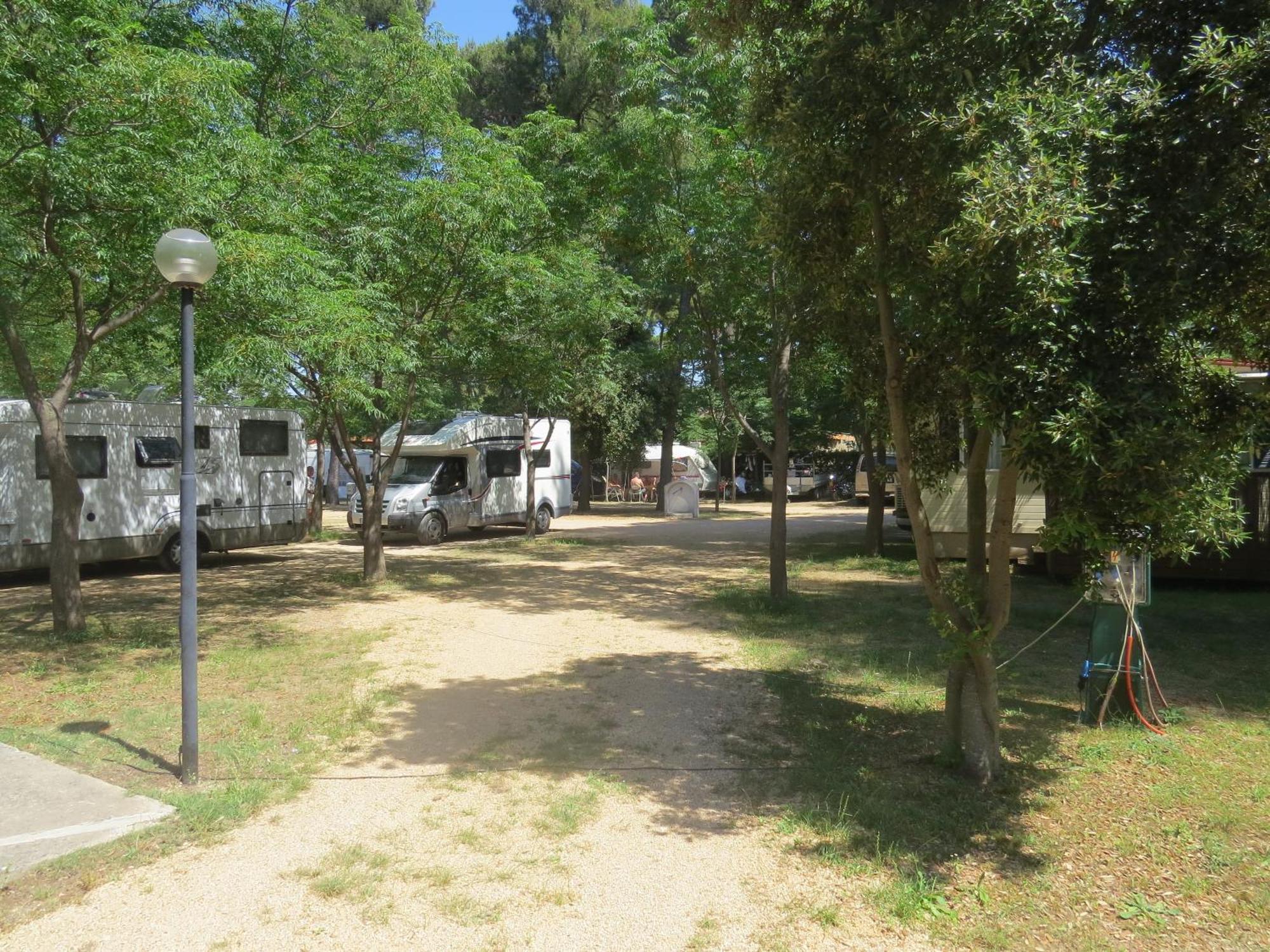 ביוגראד נה מורו Camping Mia Bungalow & Mobile Home מראה חיצוני תמונה